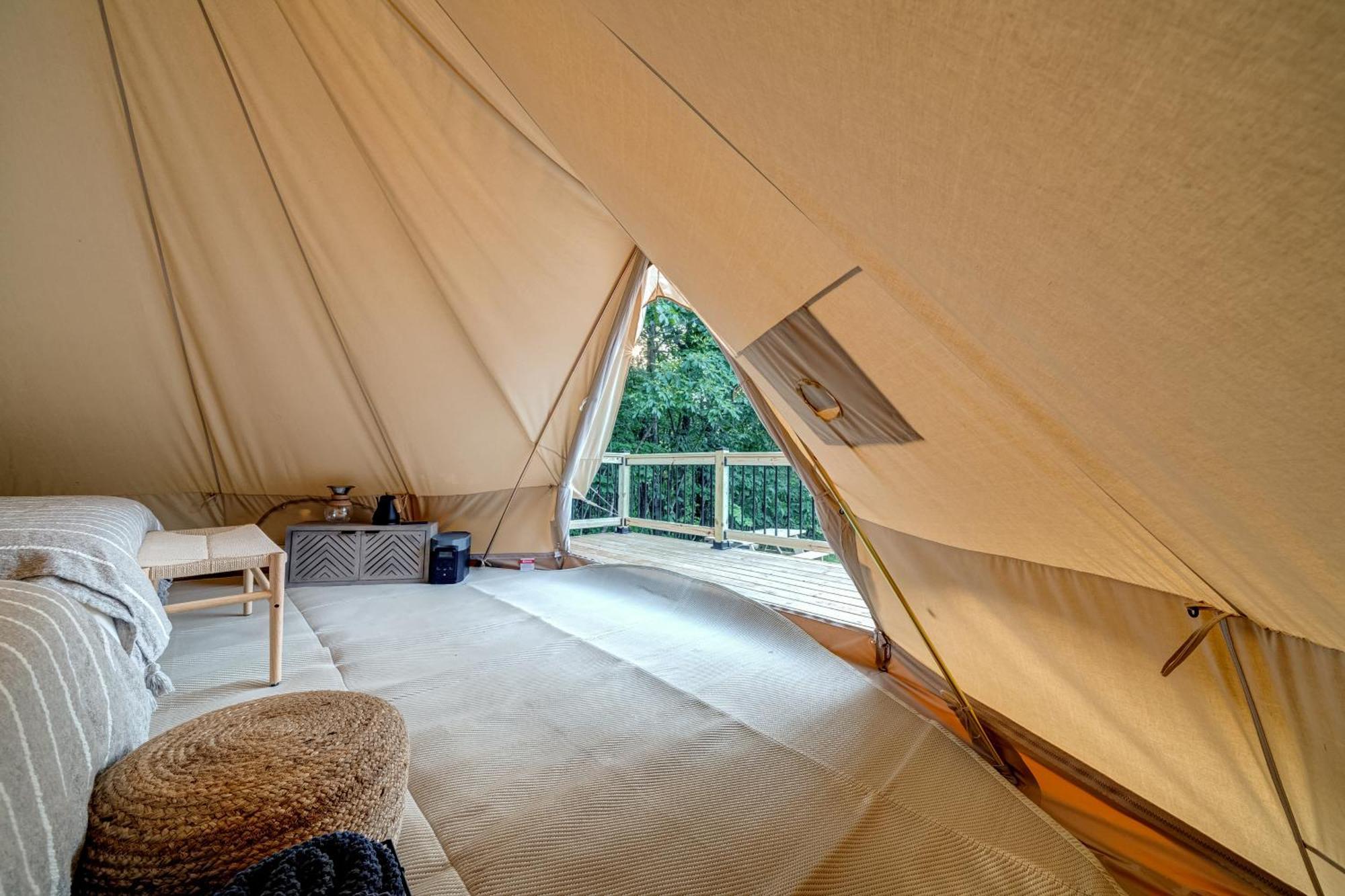 Firefly Ridge Luxury Retreat Hotel Great Cacapon Bagian luar foto
