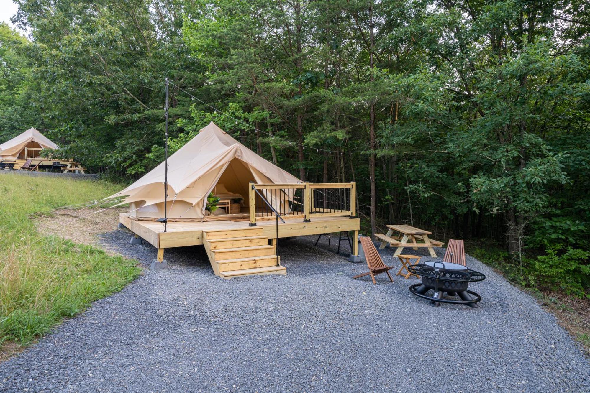 Firefly Ridge Luxury Retreat Hotel Great Cacapon Bagian luar foto