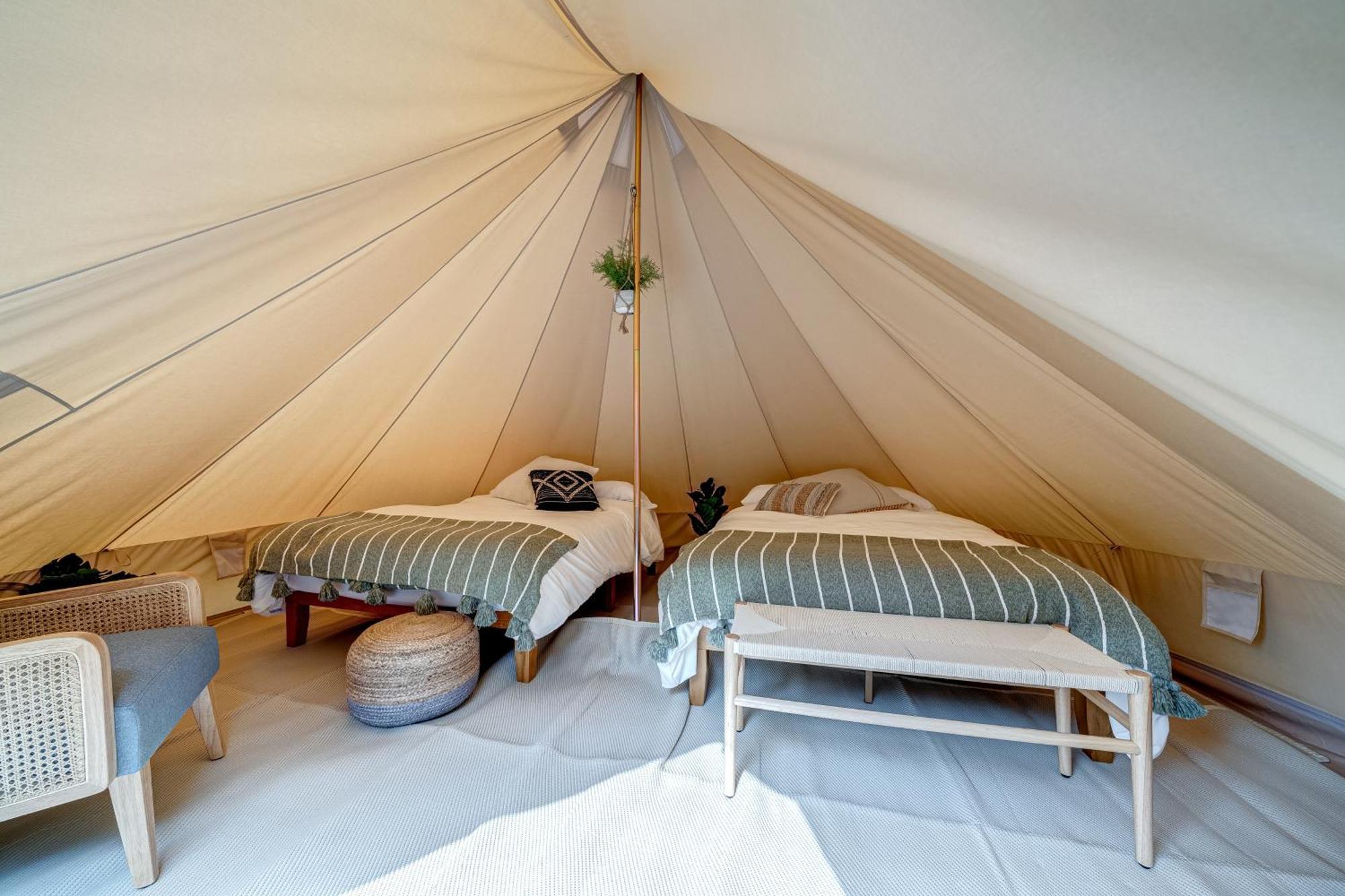 Firefly Ridge Luxury Retreat Hotel Great Cacapon Bagian luar foto