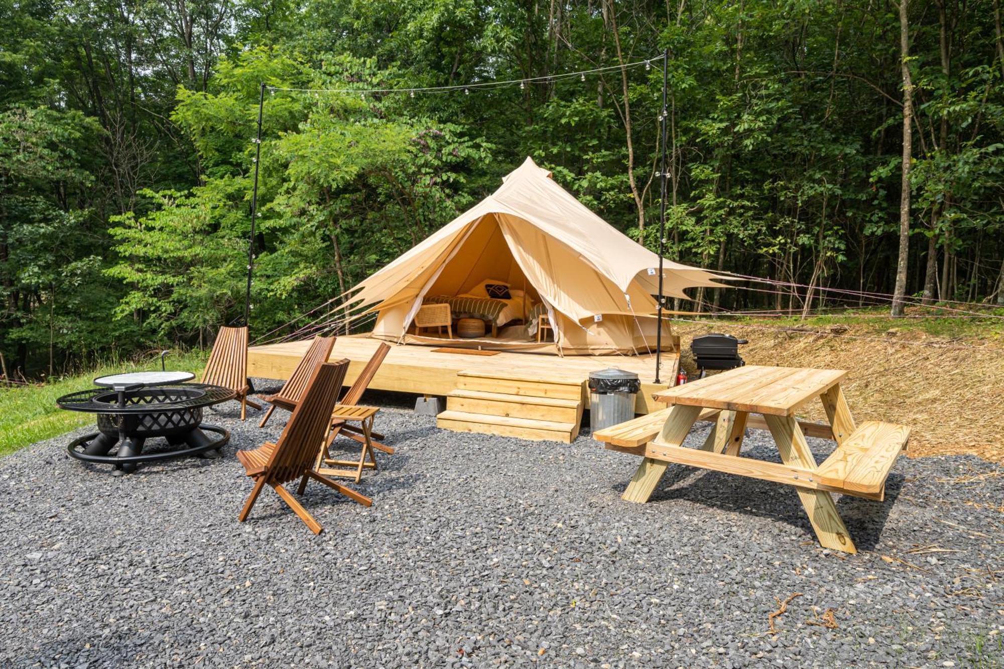 Firefly Ridge Luxury Retreat Hotel Great Cacapon Bagian luar foto