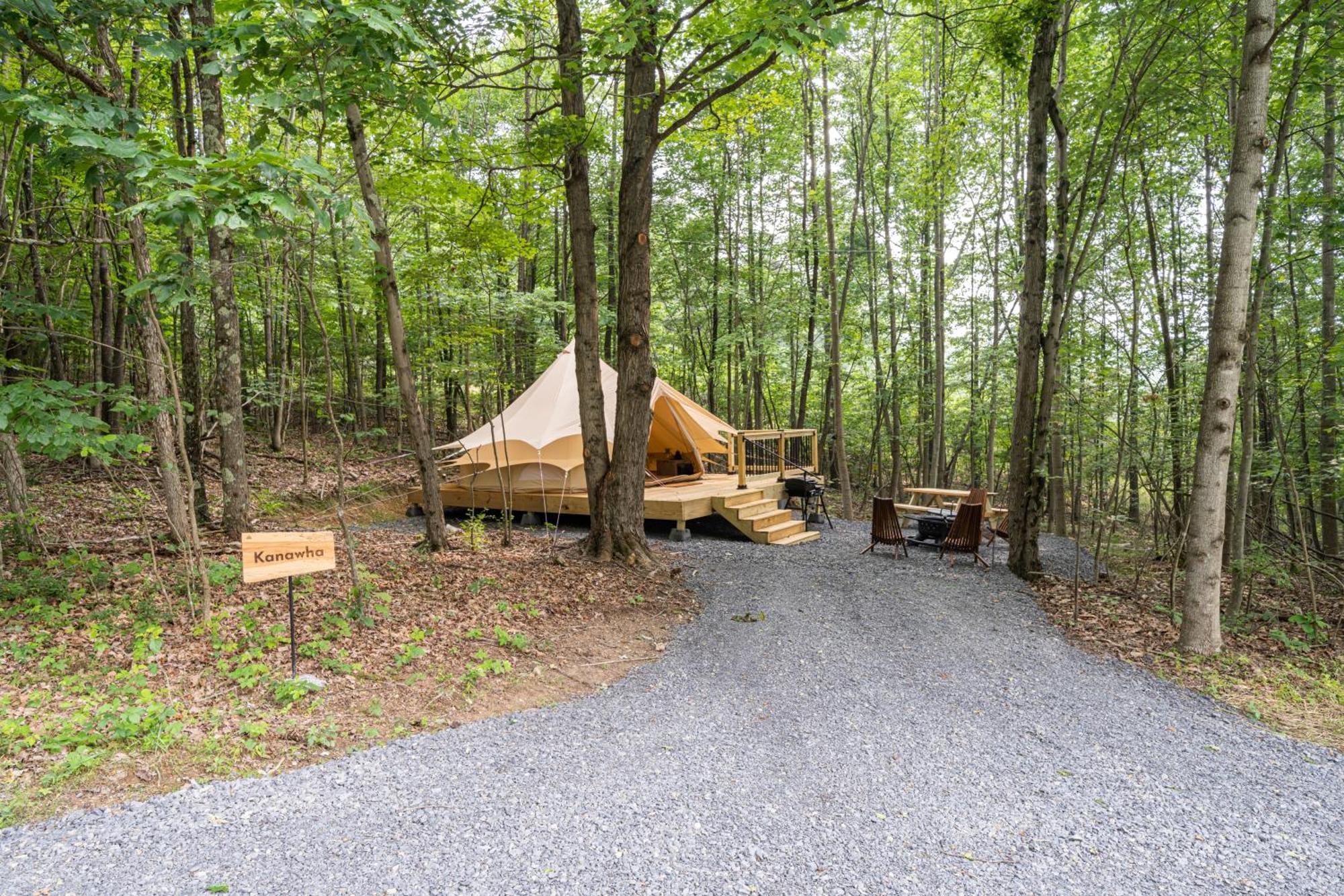 Firefly Ridge Luxury Retreat Hotel Great Cacapon Bagian luar foto