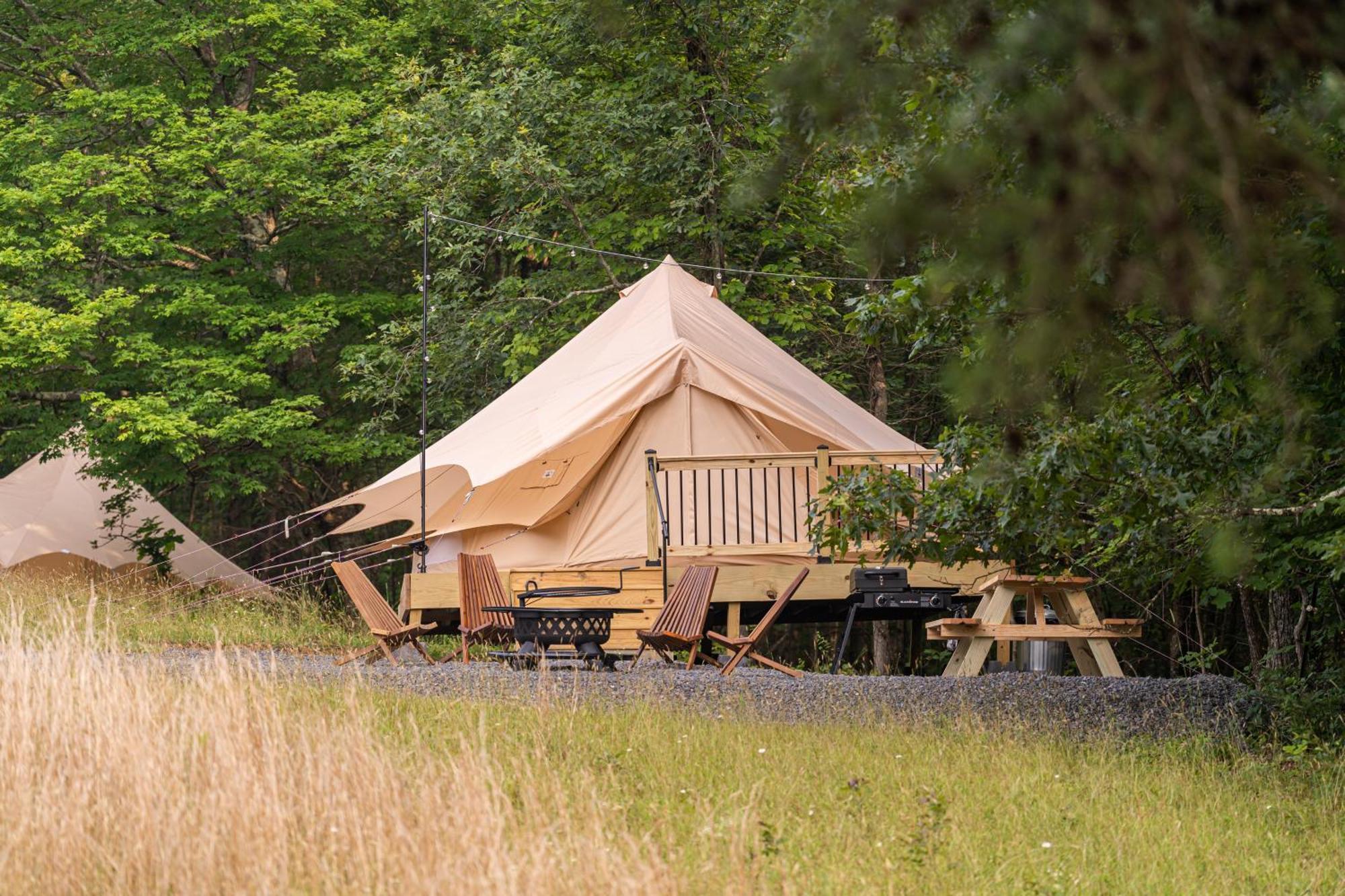Firefly Ridge Luxury Retreat Hotel Great Cacapon Bagian luar foto
