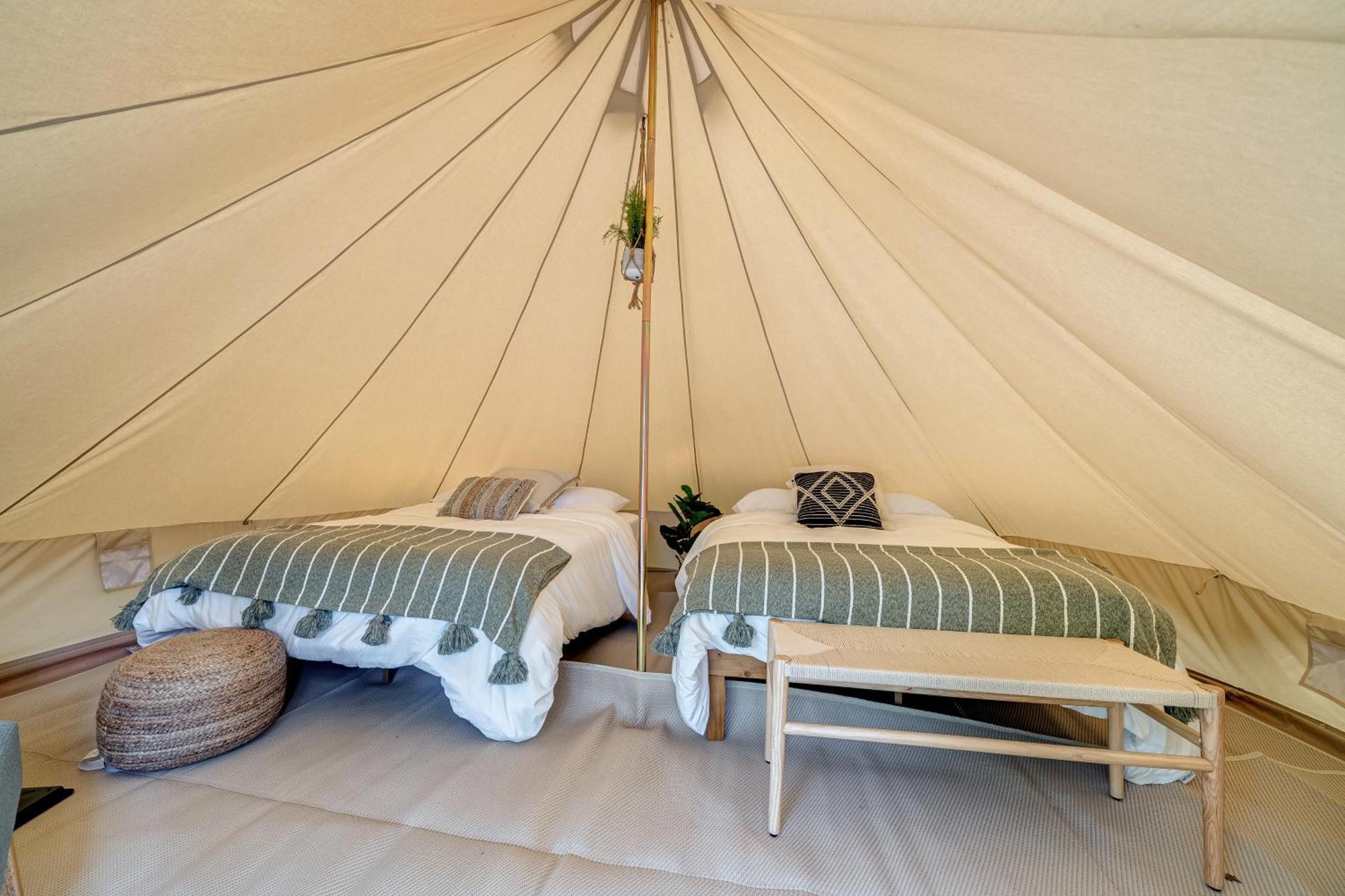 Firefly Ridge Luxury Retreat Hotel Great Cacapon Bagian luar foto