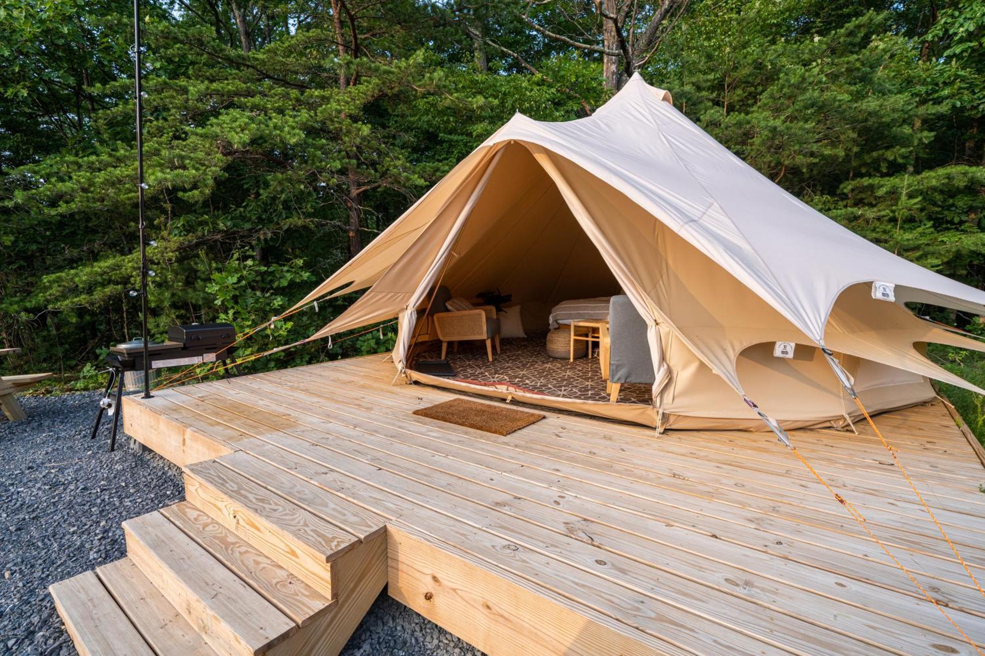 Firefly Ridge Luxury Retreat Hotel Great Cacapon Bagian luar foto