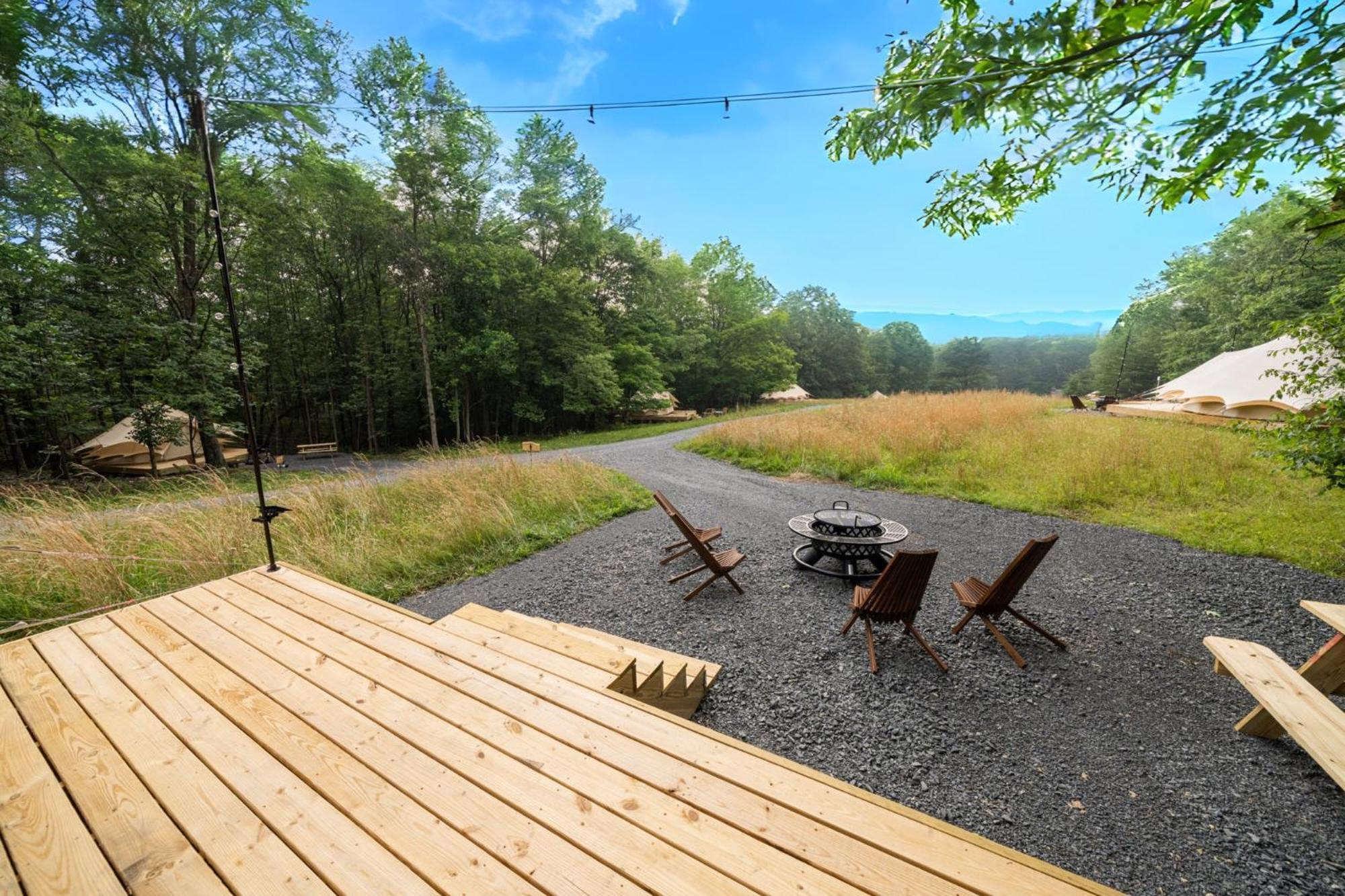 Firefly Ridge Luxury Retreat Hotel Great Cacapon Bagian luar foto